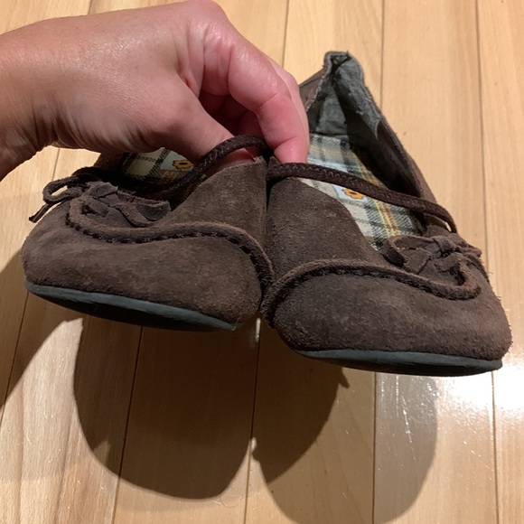 Bewild Brown Suede ballet flats - size 4 Youth/ size 6.5 Women’s - Picture 13 of 15